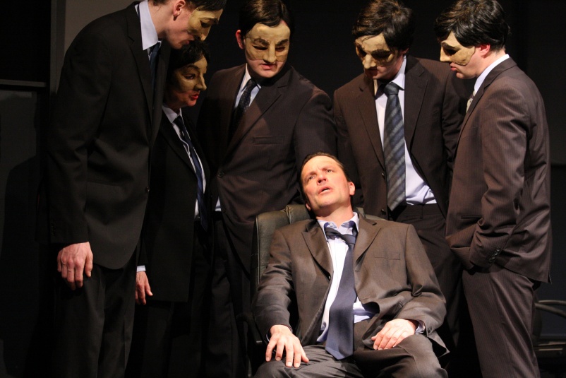 André Scioblowski, Franziska Küpferle, Stefan Kirchknopf, Bernhard Linke, Robert Kerbler (Vorstandsmitglieder), Folkert Milster (Kreon). Fotograf: Klaus H. Pfeiffer