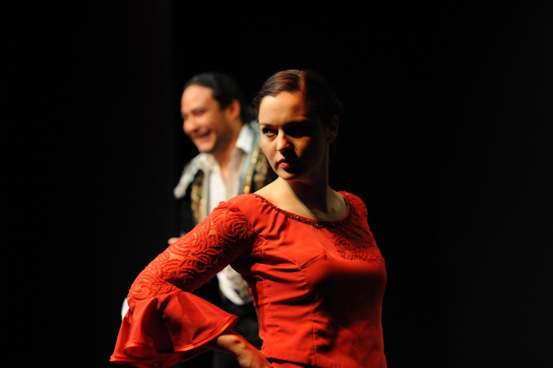 Manoel Vinicius Tavares da Silva (Paulino), Natascha Kuch (Carmela). Fotograf: Michael Schill